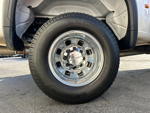 Used 2024 GMC Sierra 3500 Denali Ultimate image 18