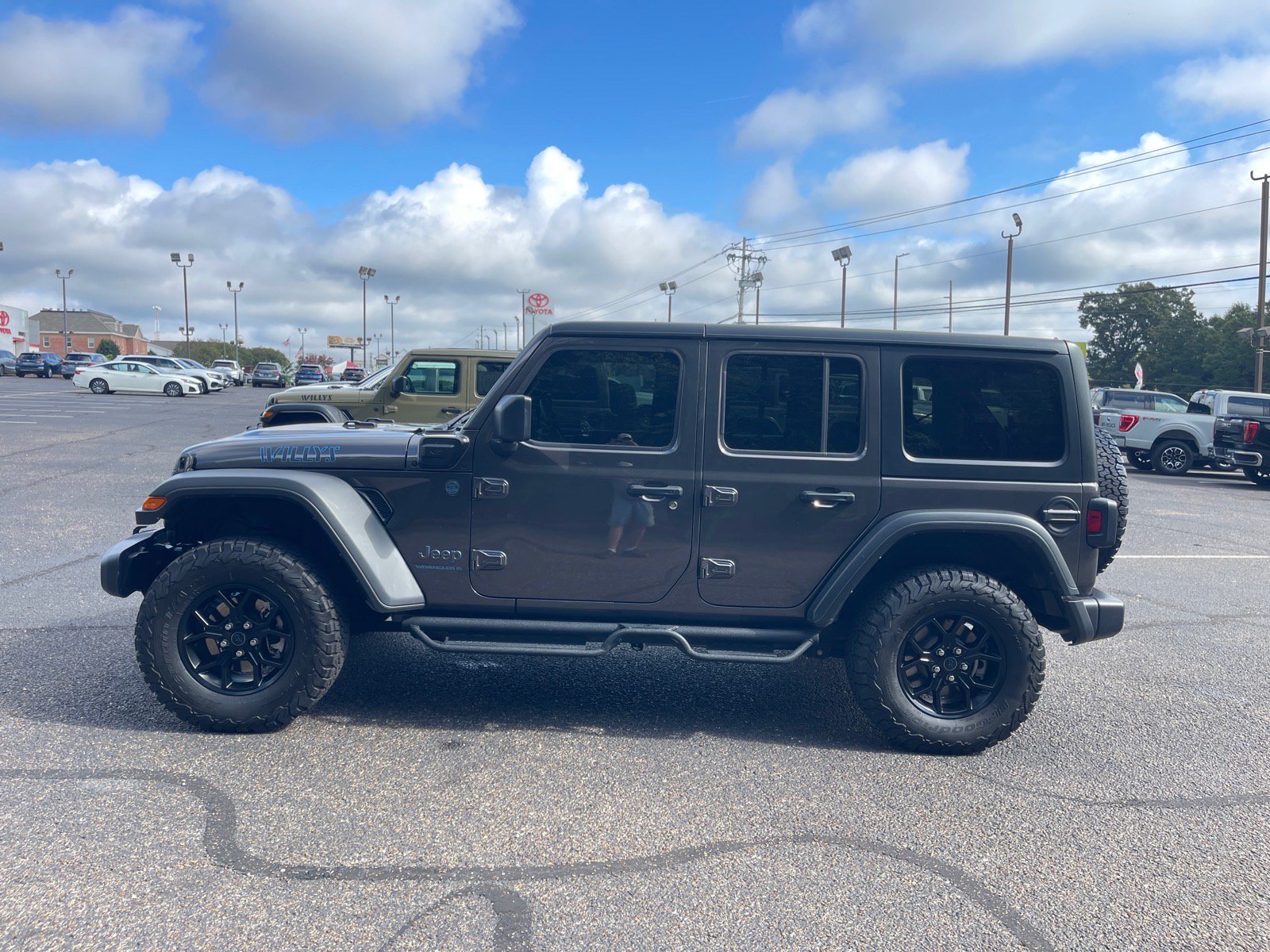 Used 2025 Jeep Wrangler Unlimited Sport S 4xe AWD/4WD image 13