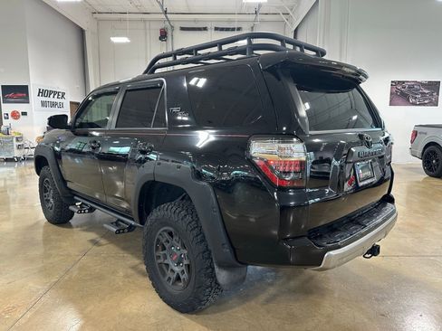 Used 2018 Toyota 4Runner TRD Off-Road Premium image 5