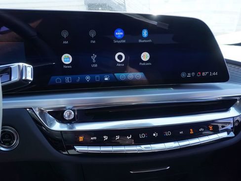 New 2025 Cadillac Lyriq Luxury image 19