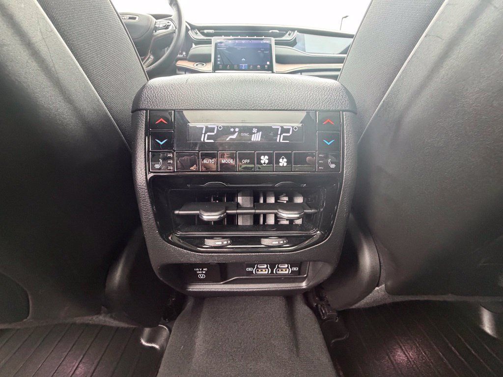 Used 2024 Jeep Grand Cherokee L Summit w/ Advanced Protech Group IV AWD/4WD image 9
