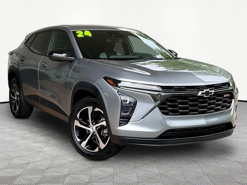 Used 2024 Chevrolet Trax RS FWD image 3