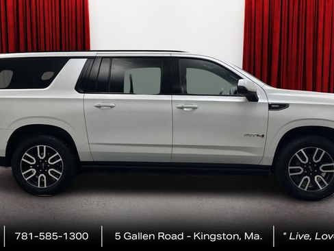 Used 2022 GMC Yukon XL AT4 AWD/4WD image 4