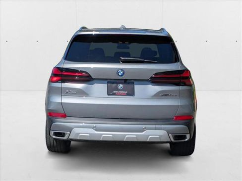 Used 2026 BMW X5 xDrive50e image 7