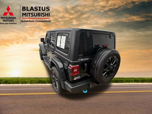 Used 2023 Jeep Wrangler Unlimited Sahara w/ Cold Weather Group image 25