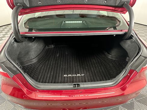 Used 2019 Toyota Camry LE image 28