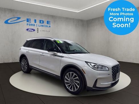 Used 2023 Lincoln Corsair Reserve image 1