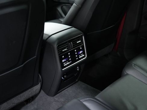 Used 2022 Porsche Cayenne S image 25