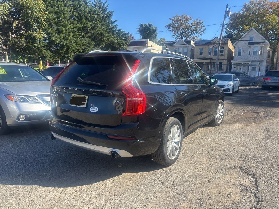 Used 2018 Volvo XC90 T5 Momentum w/ Convenience Package AWD/4WD image 6