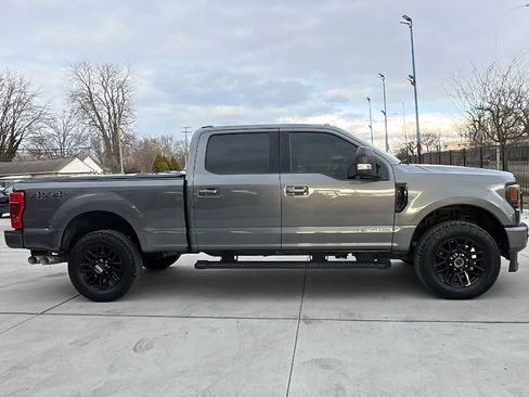 Used 2022 Ford F250 Lariat w/ Black Appearance Package image 4