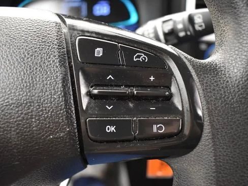 Used 2023 Hyundai Venue SE image 23