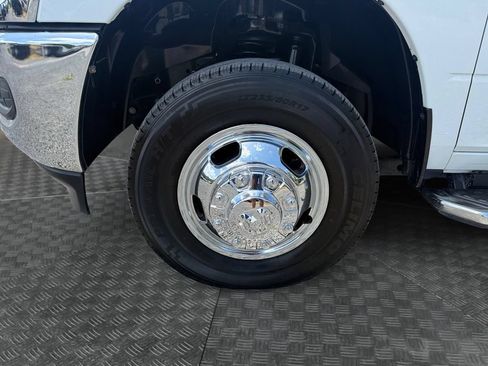 Used 2024 RAM 3500 Big Horn AWD/4WD image 14