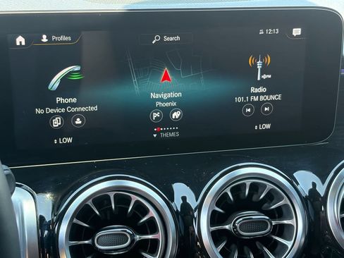 Used 2022 Mercedes-Benz GLB 250 image 17