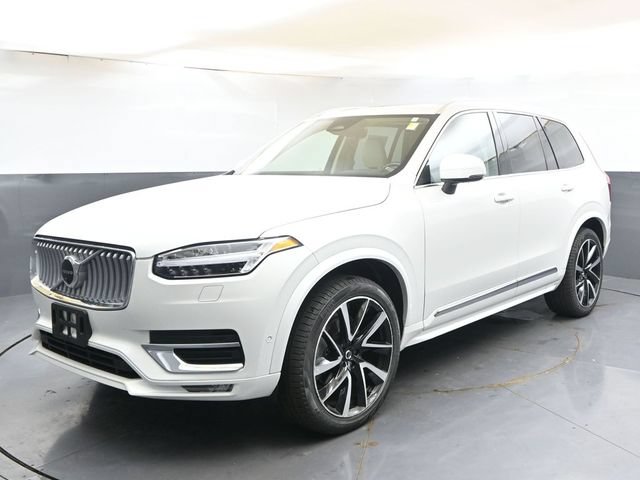 Used 2025 Volvo XC90 B5 Plus w/ Protection Package Premier AWD/4WD image 1