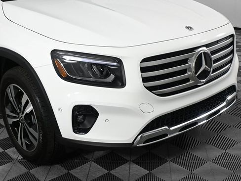 Used 2025 Mercedes-Benz GLB 250 image 35
