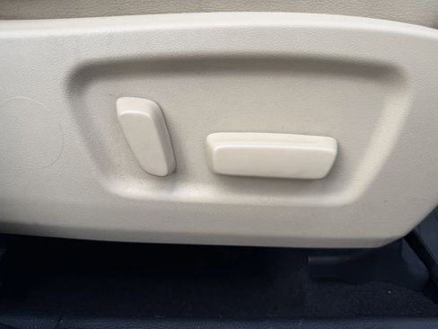 Used 2015 Toyota Highlander Limited image 30