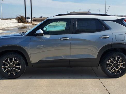 Used 2024 Chevrolet TrailBlazer ACTIV w/ Driver Confidence Package image 5