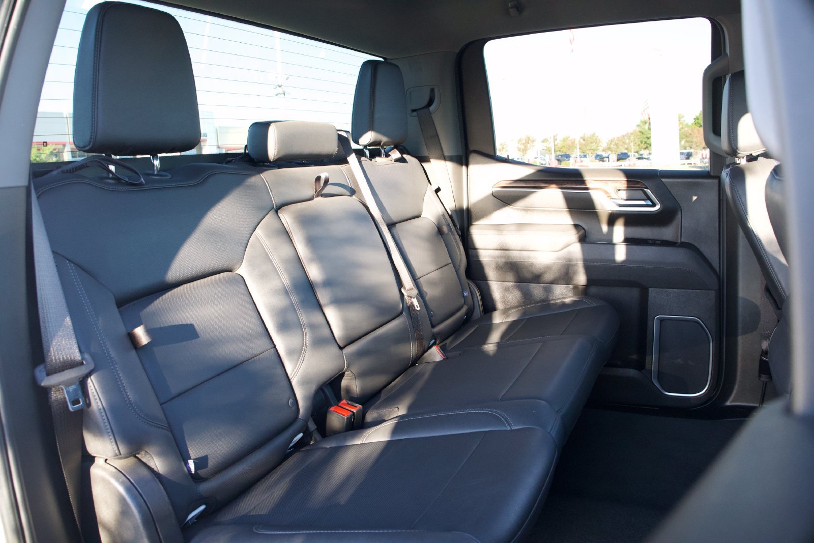 Used 2025 GMC Sierra 1500 SLT AWD/4WD image 31