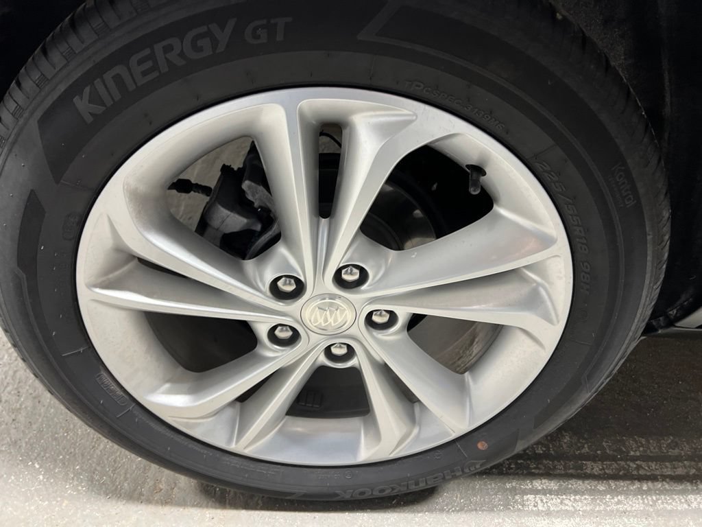 Used 2023 Buick Encore GX Preferred w/ Cold Weather Comfort Package FWD image 39
