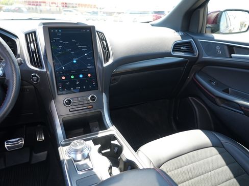 Used 2024 Ford Edge ST-Line w/ Class II Trailer Tow Package AWD/4WD image 23