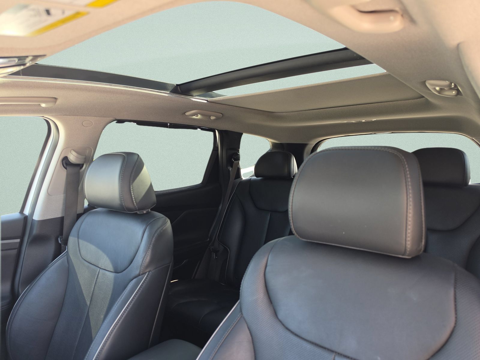Used 2023 Hyundai Santa Fe Limited AWD/4WD image 24