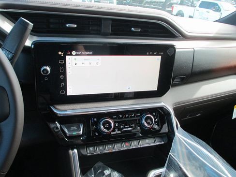 New 2026 GMC Sierra 3500 Denali w/ Denali Reserve Package image 19