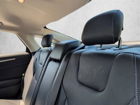 Used 2018 Ford Fusion Titanium AWD/4WD image 15
