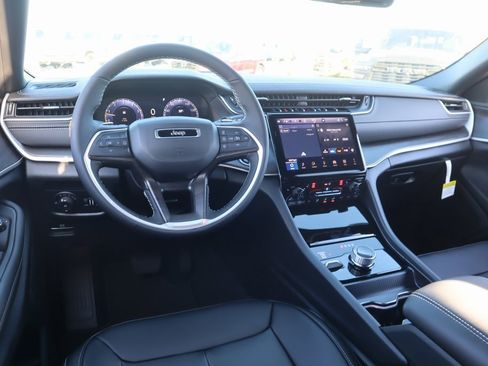 New 2025 Jeep Grand Cherokee L Limited image 2