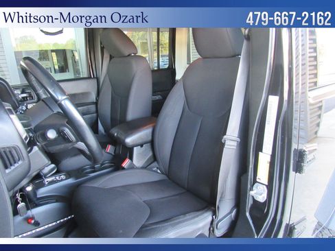 Used 2018 Jeep Wrangler Unlimited Sport w/ Connectivity Group AWD/4WD image 21