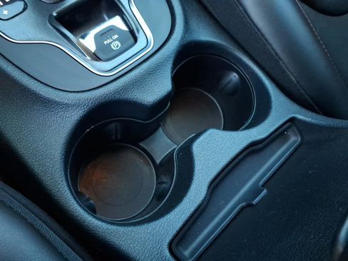 Used 2022 Jeep Cherokee Trailhawk w/ Comfort/Convenience Group image 39