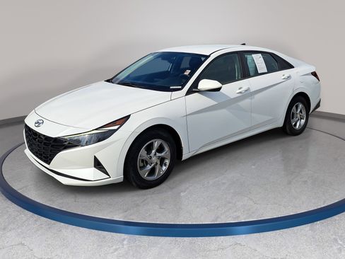 Used 2021 Hyundai Elantra SE FWD image 1