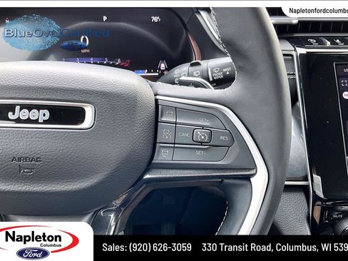 Used 2022 Jeep Grand Cherokee Laredo w/ Luxury Tech Group I AWD/4WD image 20