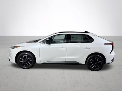 New 2026 Subaru Solterra AWD/4WD image 9