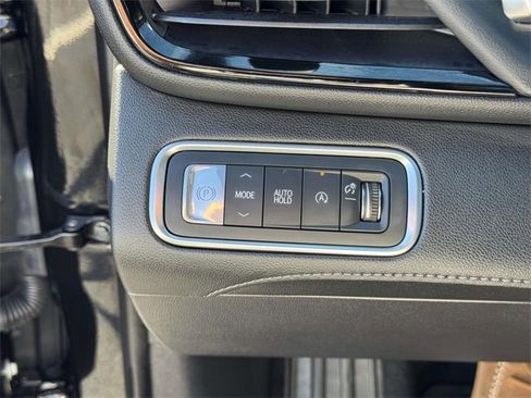 Used 2025 Buick Enclave Avenir w/ Super Cruise Package image 26