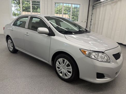 Used 2010 Toyota Corolla FWD image 3