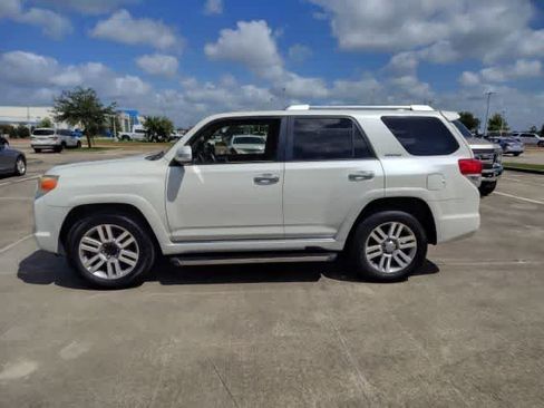 Used 2011 Toyota 4Runner Limited AWD/4WD image 2