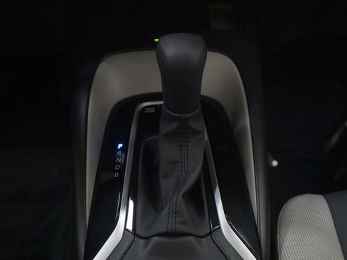 Used 2025 Toyota Corolla LE image 17