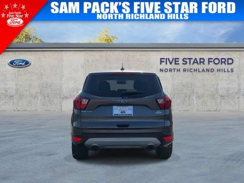 Used 2019 Ford Escape SE FWD image 8