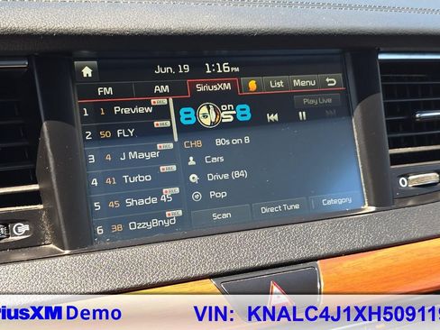 Used 2017 Kia Cadenza Premium w/ Luxury Package FWD image 37