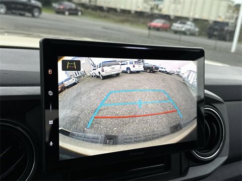 Used 2019 Toyota Tacoma TRD Off-Road image 22