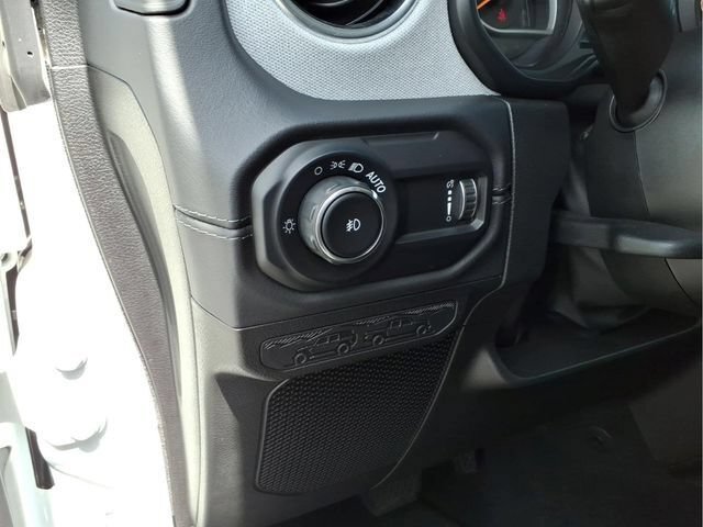 Used 2025 Jeep Wrangler Unlimited Sahara AWD/4WD image 20