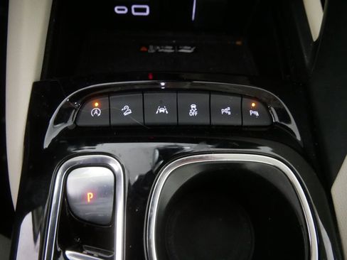 Used 2022 Buick Envision Avenir w/ Technology Package II image 27