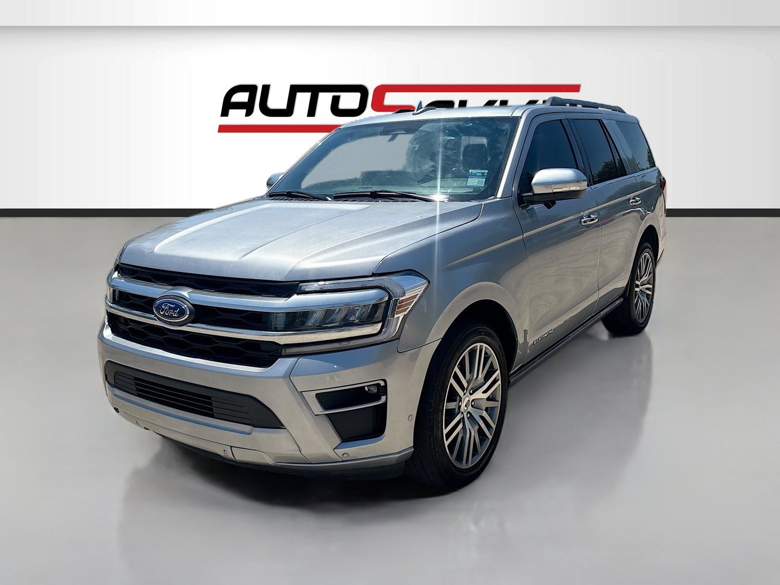 Used 2024 Ford Expedition Platinum RWD image 3