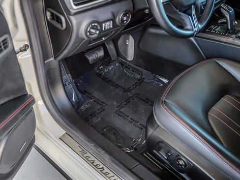 Used 2019 Maserati Ghibli S image 41