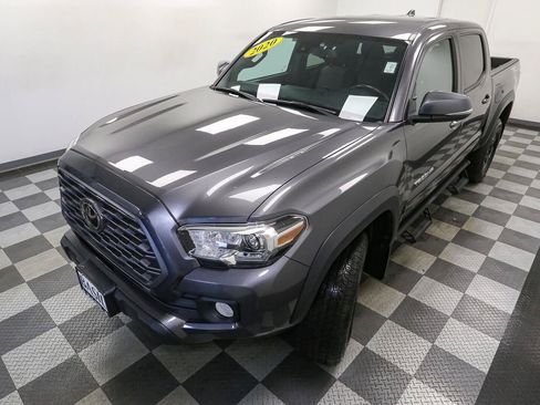 Used 2020 Toyota Tacoma TRD Off-Road w/ Technology Package AWD/4WD image 6