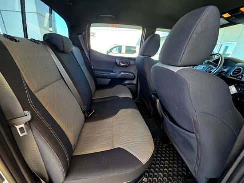 Used 2020 Toyota Tacoma TRD Sport AWD/4WD image 42