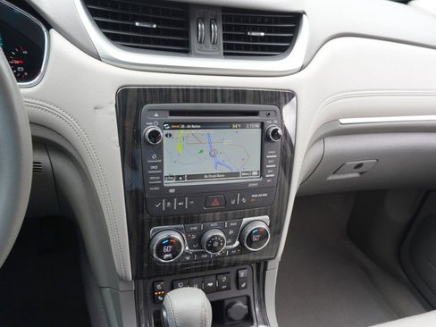 Used 2014 Chevrolet Traverse LTZ FWD image 16