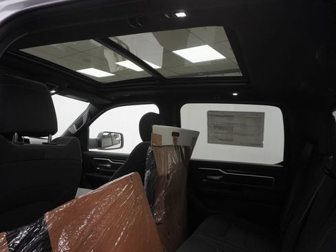 New 2026 RAM 1500 4x4 Crew Cab image 18