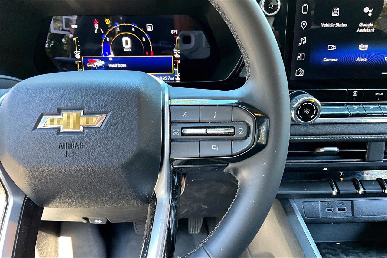 Used 2023 Chevrolet Colorado LT RWD image 11
