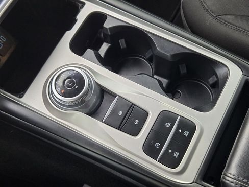 Used 2021 Ford Explorer XLT image 18